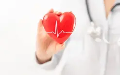 ليس الموز أو التفاح.. طبيب يختار أفضل فاكهة لصحة القلب