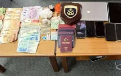 السلطات اليونانية تعتقل أربعة إسرائيليين وأربعة أجانب بحوزتهم مخدرات على متن قارب
