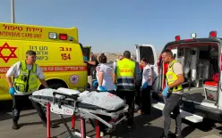 إصابة شاب (20 عامًا) بجروح خطيرة في تصادم بين سيارة وشاحنة قرب أبو قويدر في النقب