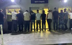 اعتقال 24 مشتبهًا عقب شجار جماعي عنيف في رهط وإصابة شرطيين خلال المواجهات