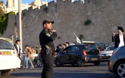 القدس - اعتقالات بشبهة البصق على الكنيسة الأرمنية ورشقها بالحجارة