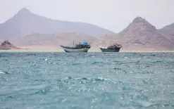 تراجع الملاحة بمضيقي هرمز وباب المندب بعد إعلان الحوثيين مهاجمة ناقلة سعودية