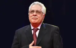 فنان مصري يعلن الاعتزال ويكشف تطورات حالته الصحية  