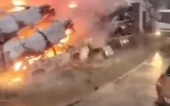 فيديو - إندلاع حريق ضخم في مشطب للمركبات في الخليل