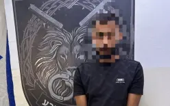 صورة - شاب من رهط مشتبه بالاعتداء على مسنة مقعدة وسرقة حقيبتها بعد ضربها