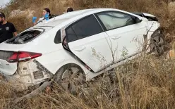 مركبة تتدهور إلى وادٍ قرب معليا.. إصابة طفل ورجل بجروح خطيرة