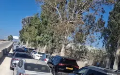 إغلاق مفاجئ لمعبر الجلمة يُحدث أزمة سير خانقة وسط استياء المسافرين
