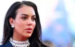 من البندقية السينمائي.. جورجينا رودريغيز في أول ظهور بعد الزواج