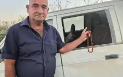 شرطي من حرس الحدود يكسر زجاج مركبة مواطن من مصمص دون أن يتحدث معه