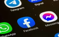 أوروبا تدرس حظر وسائل التواصل على من هم دون 15 عاما 
