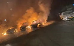 الناصرة: احتراق 5 سيارات فجر اليوم والشرطة تحقق
