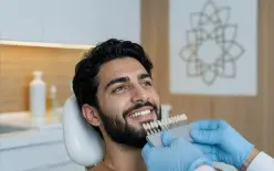 ابتسامتك الجديدة على بُعد خطوة.‬‬‬‬‬‬‬ ‫القشور الخزفية عند أطباء كلاليت سمايل —...