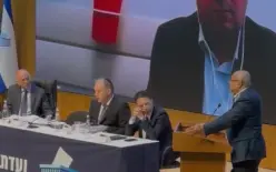 شاهدوا- بن غفير وغوتليب يقاطعان الطيبي.. والأخير يرد 
