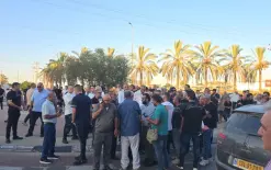 ناشط يهودي من “نقف معًا” في احتجاج قلنسوة: أطفال جيراني يستحقون بيوتًا وحدائق مثل...