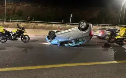 إصابة رجل (44 عامًا) بجراح متوسطة إثر انقلاب مركبته على شارع 60 بين إكسال والناصرة