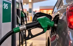 ⛽ البنزين يقفز إلى أعلى سعر منذ 14 عامًا.. ووزارة المالية تعقد اجتماعًا لبحث الارتفاع