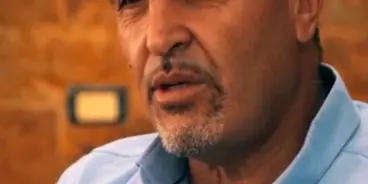 يائير غولان يجلس مع أخوين تعرضا للتهديد والابتزاز ويستمع منهما إلى تفاصيل معاناتهما...