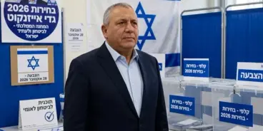 أيزنكوت يهاجم نتنياهو: «لديه علاقات مَرَضية وإسرائيل بلا رئيس حكومة مؤهّل»