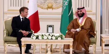 ماكرون يزور السعودية لإظهار الدعم في مواجهة هجمات الحوثيين