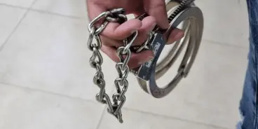 تمديد اعتقال معلم من الشمال بشبهة ارتكاب مخالفات جنسية بحق عدد من طلابه