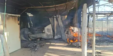 عنوان: العثور على جثة شخص داخل مبنى مشتعل في بيتح تكفا 