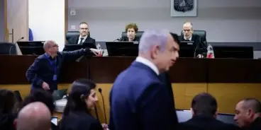 نتنياهو يعمل المستحيل لإطالة محاكمته.