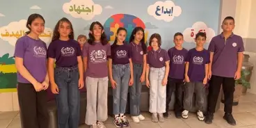 طلاب المدرسة الابتدائية 