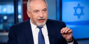 ليبرمان يهاجم نتنياهو: خضع للضغوط الأمريكية ووافق على إدخال المساعدات إلى غزة
