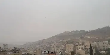 بالفيديو مشهد نادر في عزّ الصيف.. الأمطار تفاجئ الأهالي في القدس