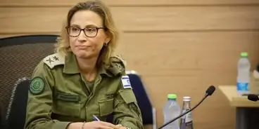 قرار قضائي يجمّد نقل ملف المدعية العسكرية السابقة إلى النيابة العامة