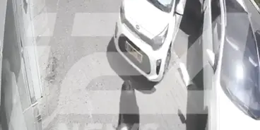 شاهدوا الفيديو | لحظة اقتحام مركبة لمتجر ملابس في كريات غات