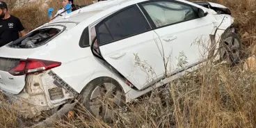 مركبة تتدهور إلى وادٍ قرب معليا.. إصابة طفل ورجل بجروح خطيرة