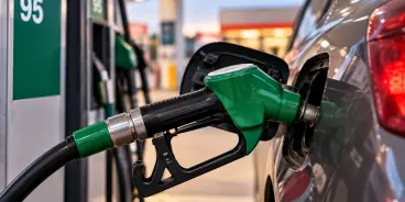 ⛽ البنزين يقفز إلى أعلى سعر منذ 14 عامًا.. ووزارة المالية تعقد اجتماعًا لبحث الارتفاع