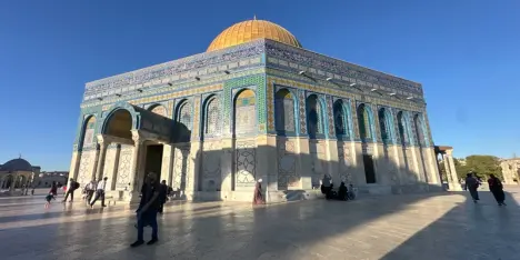 مباشر | المسجد الأقصى: توافد المصلين وأجواء عيدية في ثالث أيام العيد