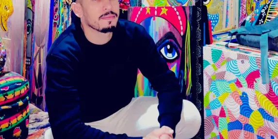 محمد لكبير.. فنان مغربي يصنع من النقطة لغةً ومن المجسمات عالماً من الإبداع : عبد المجيد...