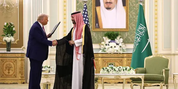 اجتماع سري لمسؤولي إدارة ترامب لبحث ملفي إيران والحوثيين