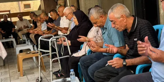 بلدية سخنين واللجنة الشعبية في سخنين تزور أهالي شهداء هبة القدس والأقصى