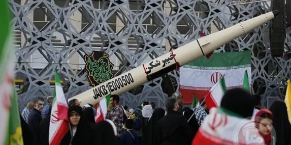 إيران تهدد منشآت الذكاء الاصطناعي في الخليج وسط مخاوف من عودة الحرب