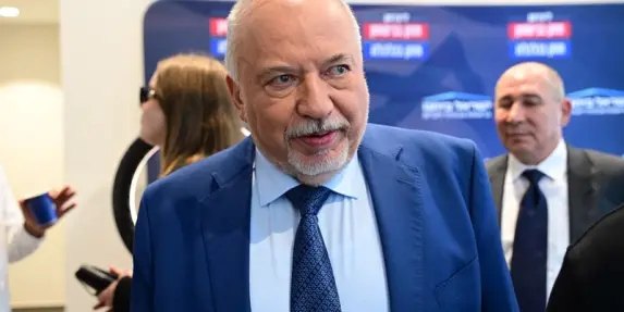 ليبرمان: الحديث عن حكومة أقلية خطير ولا يمكن الاستناد إلى الأحزاب العربية 