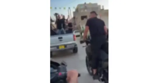 الفريديس: اعتقال مشتبهين بقيادة متهورة خلال موكب عرس
