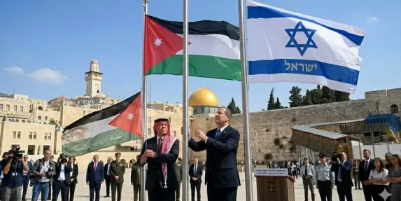 ميدل إيست: خطة لنزع الوصاية الهاشمية على المسجد الأقصى