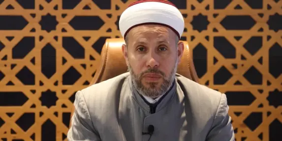 “إذا بدي أعملك معروف بتزوجك على عينين الناس شهر زمان وبعدها بطلقك”.. رئيس المجلس...