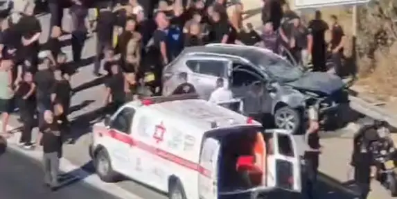 جريمة مروّعة في المشيرفة: مقتل رجل وإصابة زوجته إثر انفجار سيارة