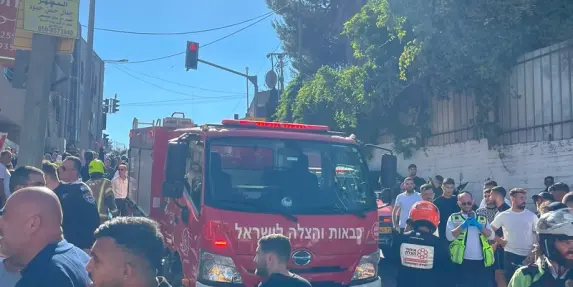 القدس | حي الطور - نقل 16 سيدة من مركز تجميل بسبب إ ستنشاق مواد خطرة