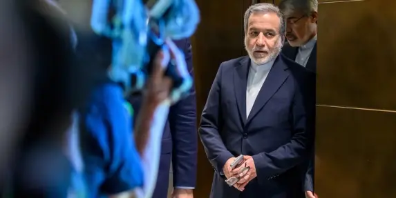 إيران تحذر من أي 
