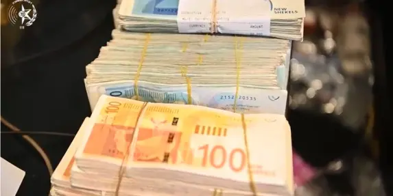 بينهم إمرأة - 7 مشتبهين من ام الفحم وزيمر والفريديس بتجارة وحيازة سلاح وضبط حوالي...