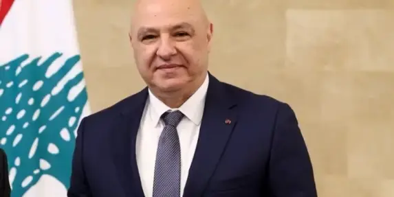 عون يعتزم الضغط على إسرائيل للإفراج عن أسرى لبنانيين إضافيين