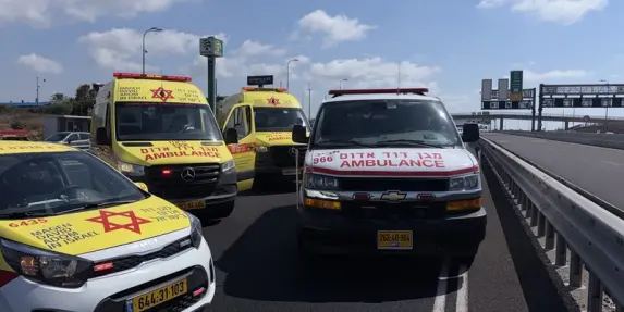 حادث طرق مروع على شارع 2: إصابة عابر سبيل (30 عامًا) بجروح خطيرة إثر تعرضه للدهس
