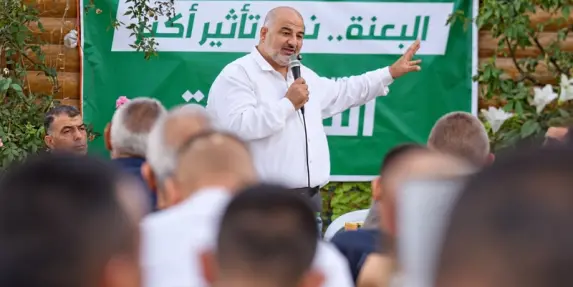 الشرطة تعتقل مشتبهًا به بتهديد النائب منصور عباس بالقتل ! 