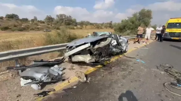 إصابة رجل بجروح خطيرة في حادث طرق قرب بيت شيمش